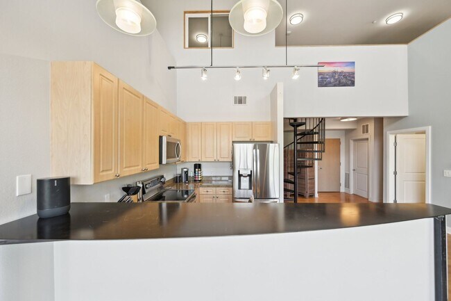 Building Photo - 5677 S Park Pl