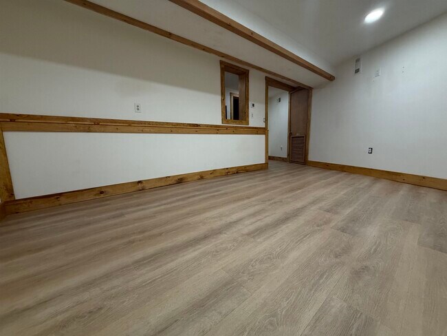 Building Photo - 192 Dorrs Corner Rd