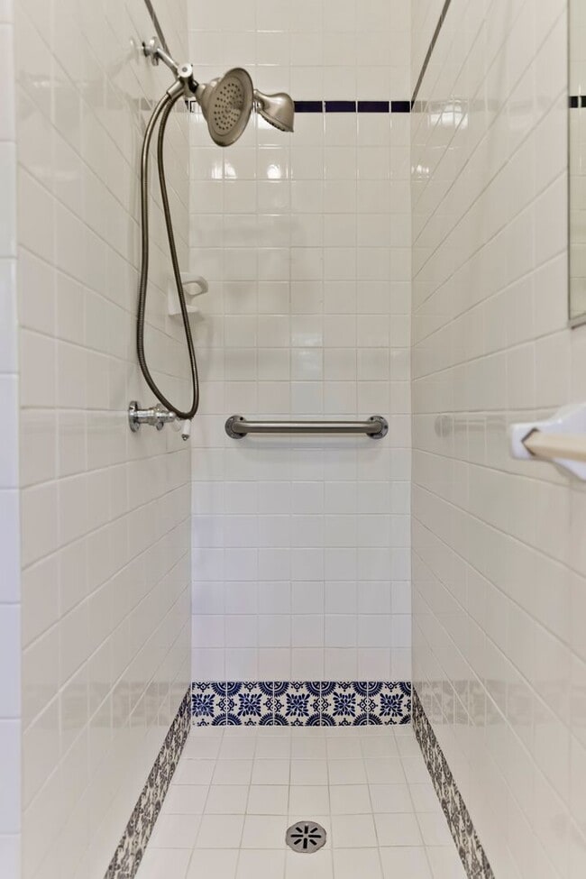 Building Photo - Classic Spanish Elegance Steps from Beverly Hills