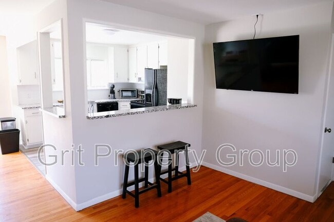Building Photo - 5717 W 97th St