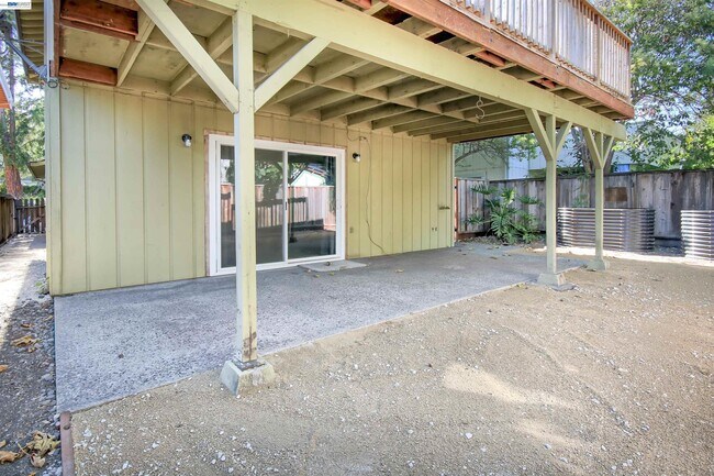 Building Photo - 127 Walti St