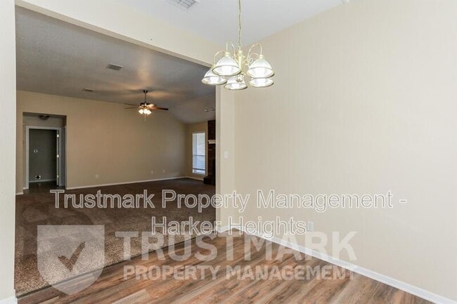Building Photo - 4300 Capri Dr