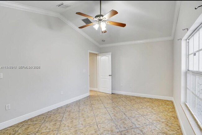 Building Photo - 4728 Clemens St