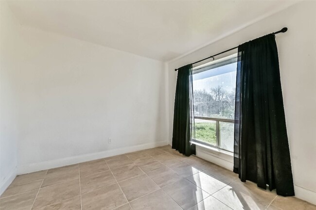Building Photo - 11411 Murr Way