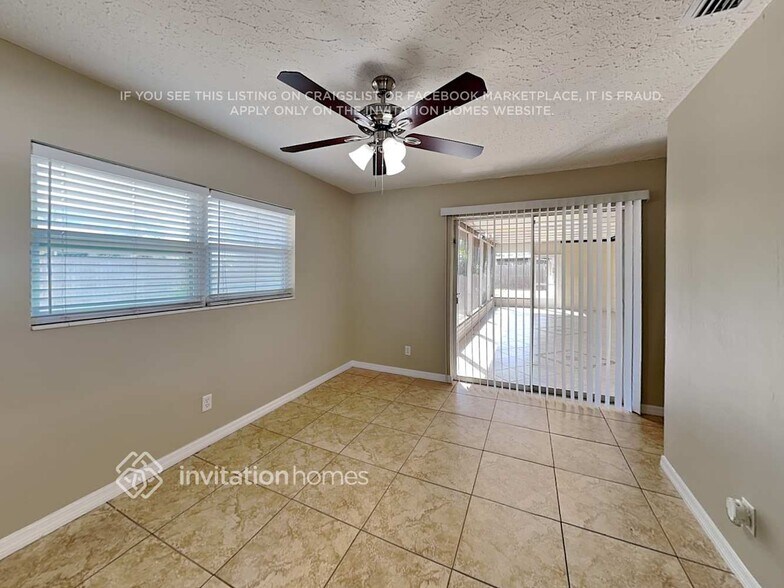 Building Photo - 3144 Bougainvillea St