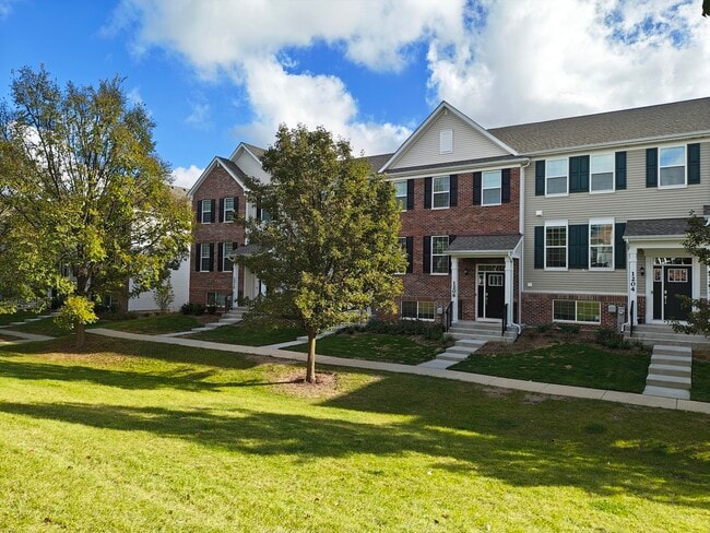 Building Photo - 1204 Neubauer Circle