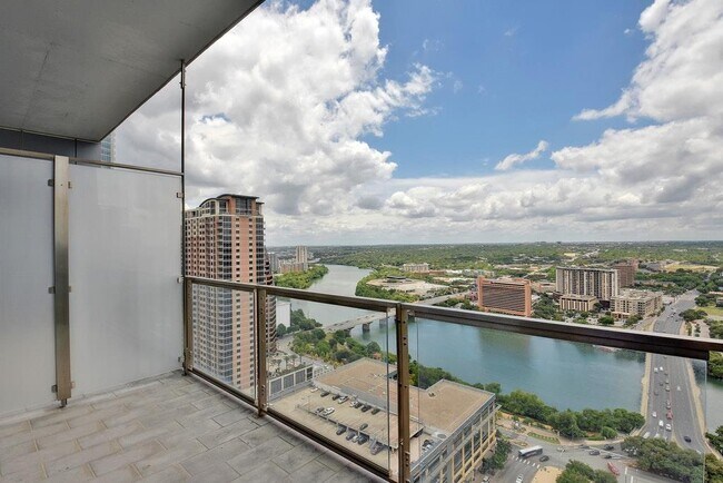 Building Photo - 210 Lavaca St