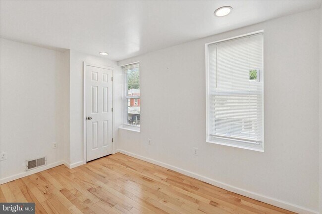 Building Photo - 1313 S Stanley St