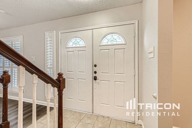 Building Photo - 8802 Boise Hills Dr