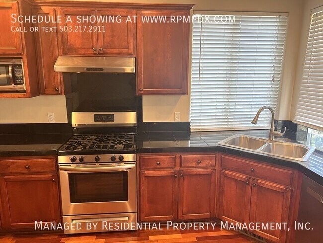 Building Photo - 15355 SW Greenfield Dr