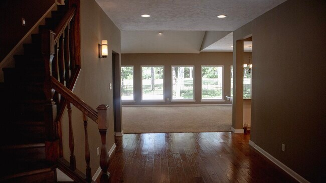 Building Photo - 9 Huntsmans Horn Cir