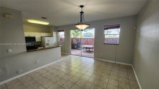 Building Photo - 12813 SW 132nd Terrace