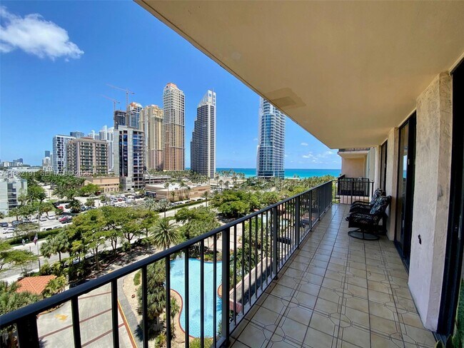 Building Photo - 210 174th St