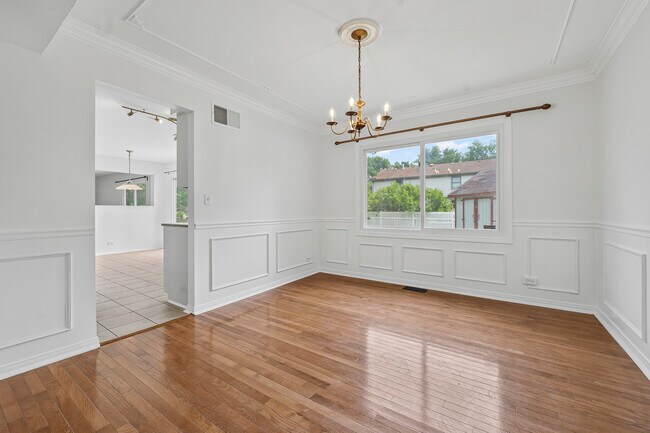 Building Photo - 2158 Countryside Cir