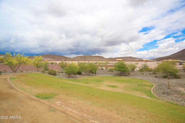 Building Photo - 13335 W Red Range Way