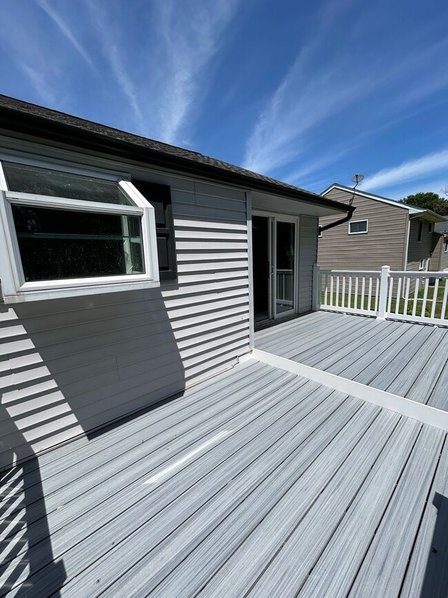Building Photo - Welcome to Hampton!