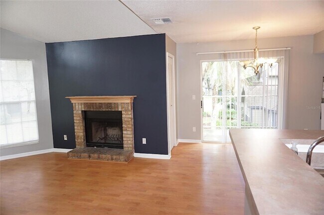 Building Photo - 962 Newcastle Cir