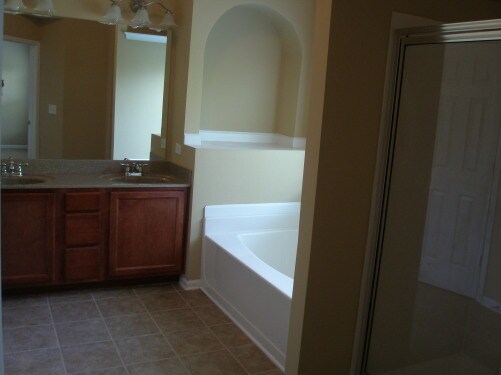 Building Photo - 5775 Weddington Dr