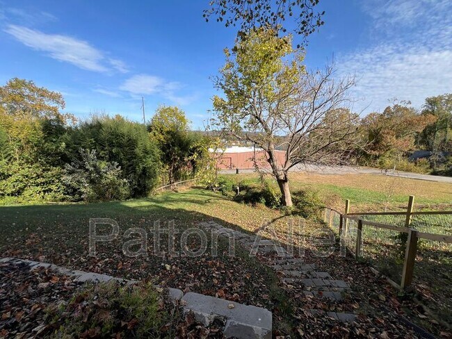 Building Photo - 21 Toxaway St