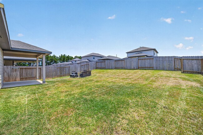 Building Photo - 25331 Yellowbells Pl
