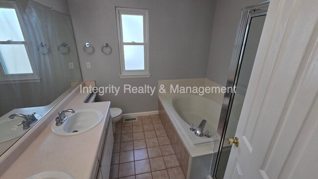 Building Photo - 5056 Weeping Willow Cir