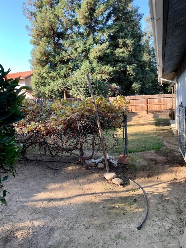 Building Photo - 1797 E Solar Ave