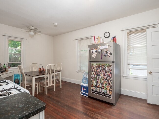 Building Photo - 47 St Margaret St