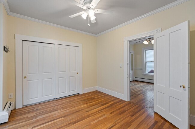 Building Photo - 99 William St