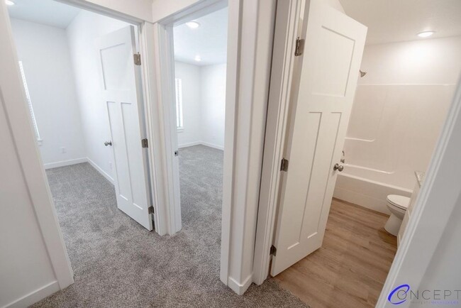 Building Photo - Sienna Village Townhomes