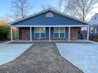 Building Photo - 2 bedroom 1 bath recently renovated near Broad Ave Arts District