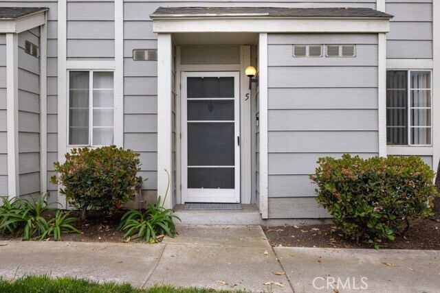 Building Photo - 2410 W Orangethorpe Ave