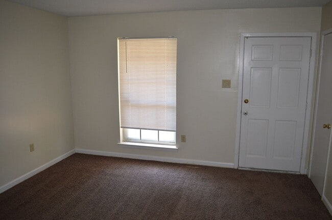 Building Photo - 3856 Jasmine Dr