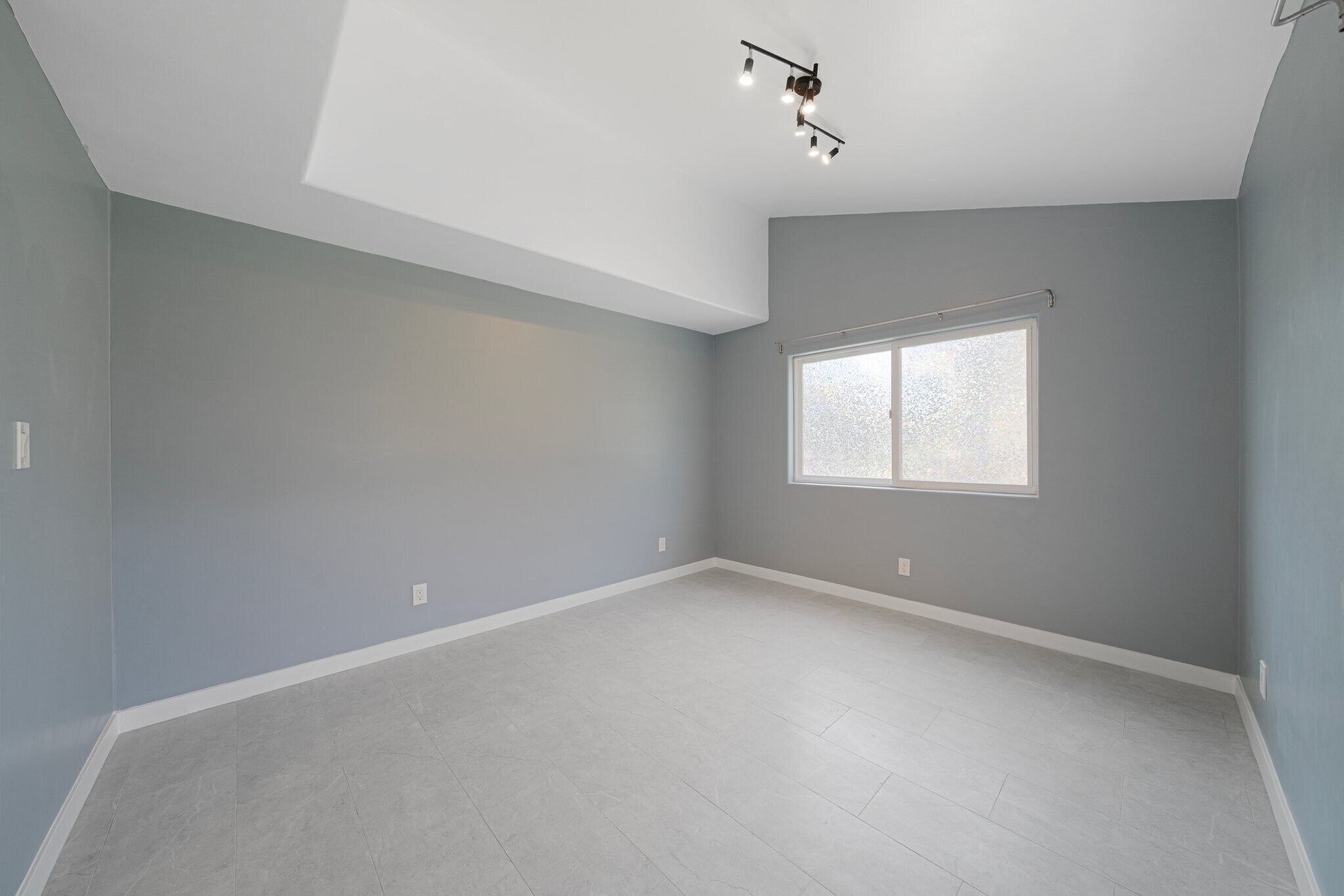 Building Photo - 808 St Louis Ave