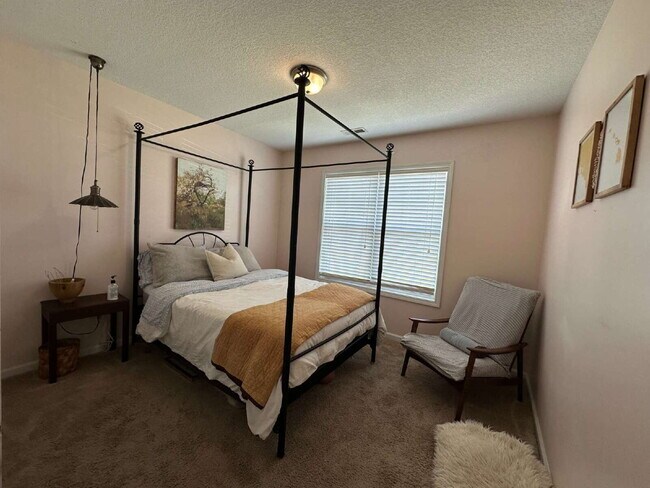 Building Photo - 312 S Brandon Way