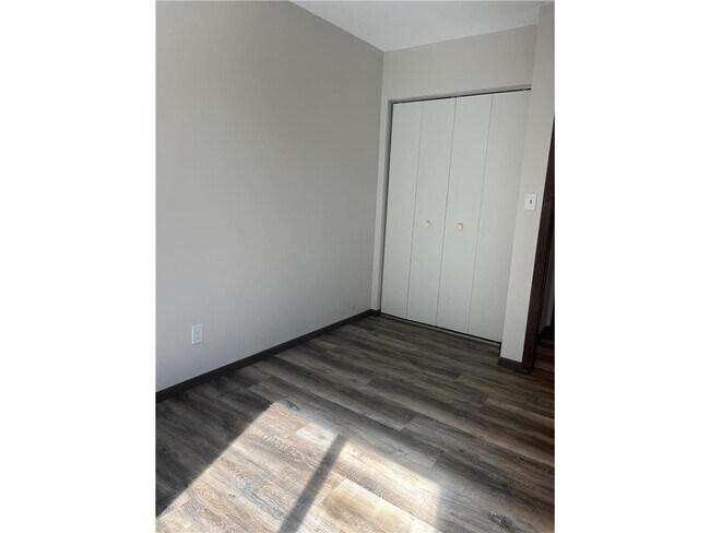 Building Photo - 301 W Bert St