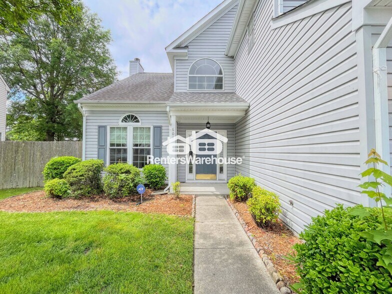 Building Photo - 601 Whisper Walk
