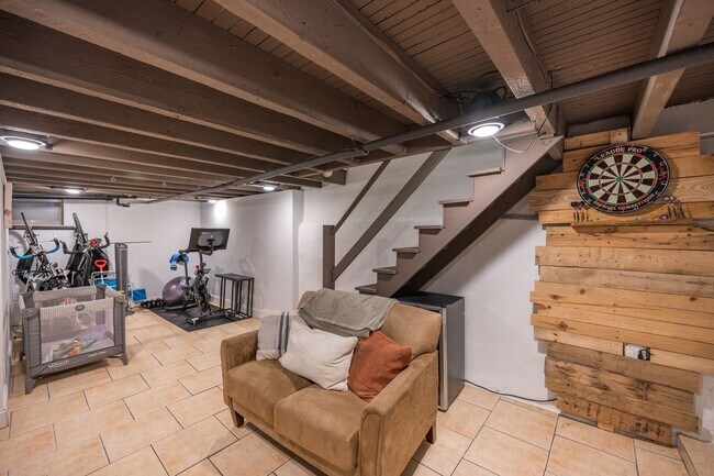 Building Photo - Two Bed Graduate Hospital Townhome