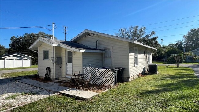 Building Photo - 3503 7th Ave W