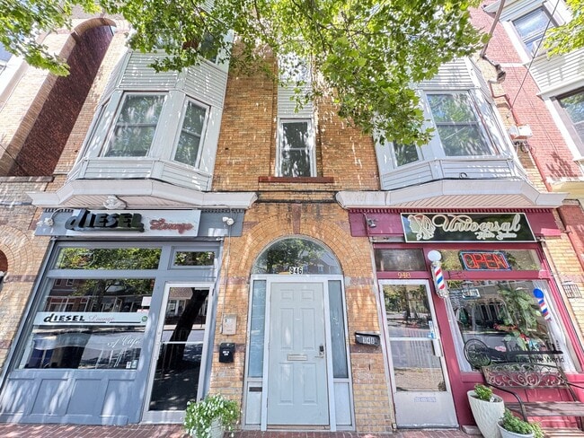 Building Photo - Fully Renovated 3BR Near Yale SOM | In-Unit Laundry | Large Back Porch