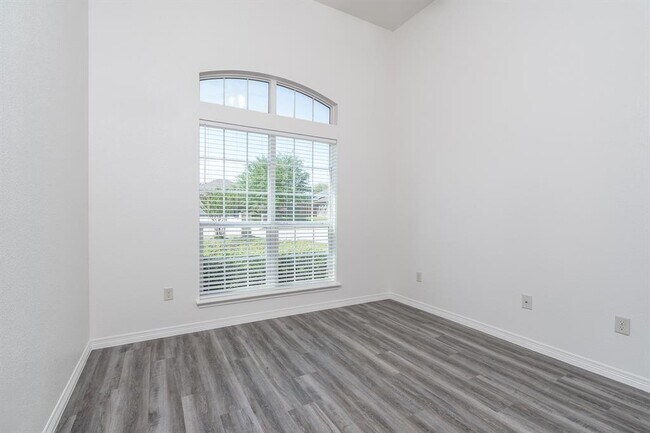 Building Photo - 4935 Sean Patrick Glen