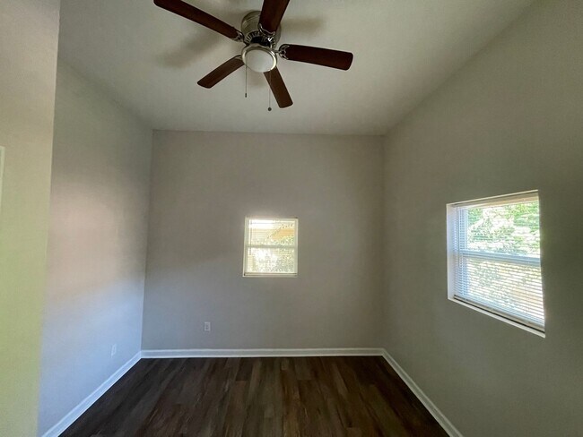 Building Photo - 1112 E Bolton St