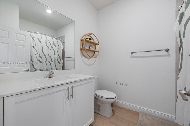 Building Photo - 147 SW 185th Way