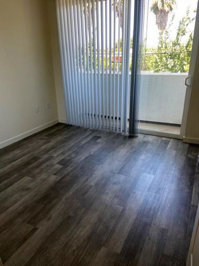 Interior Photo - 3500 Chesapeake