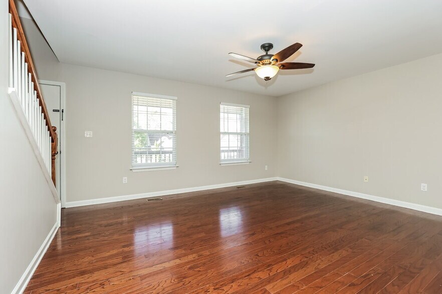 Building Photo - 2010 Slayton Dr