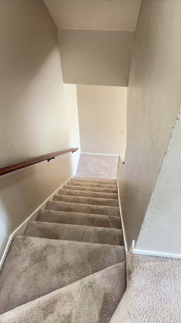 Building Photo - Great 2 Bedrooms 1 Bath