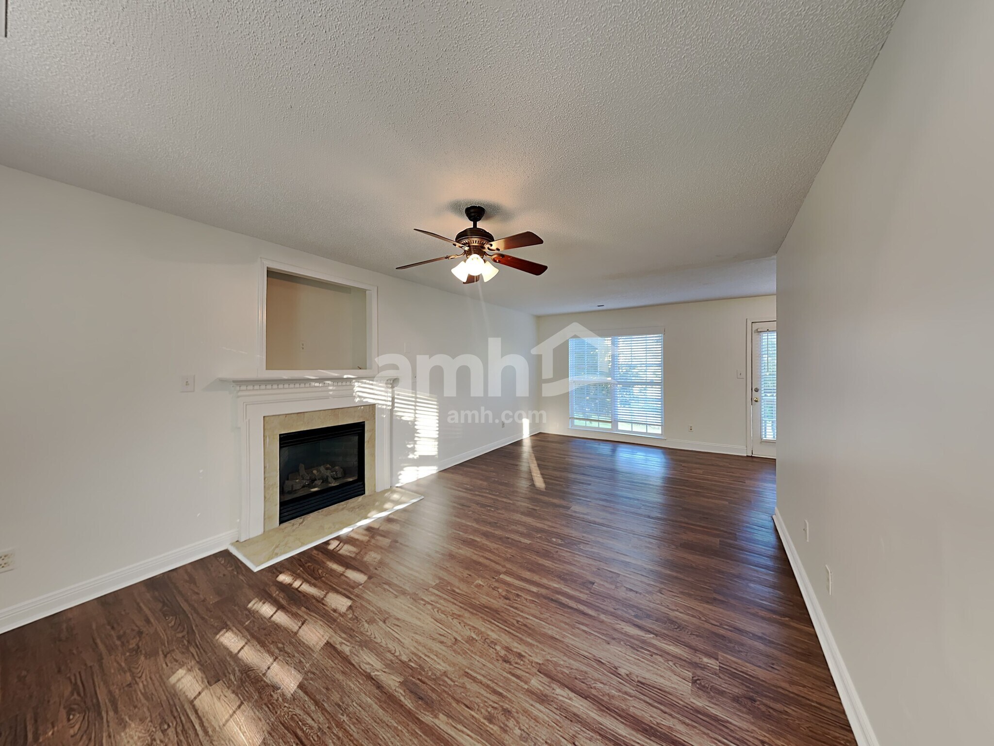 Building Photo - 949 Milkwood Ln