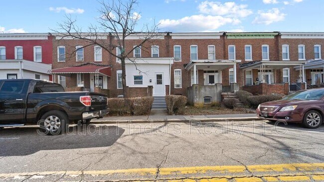 Primary Photo - 5310 Winner Ave
