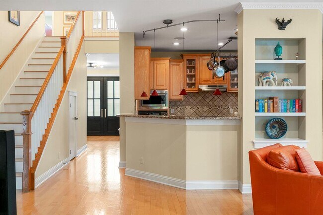 Building Photo - 9433 Hopeland Dr