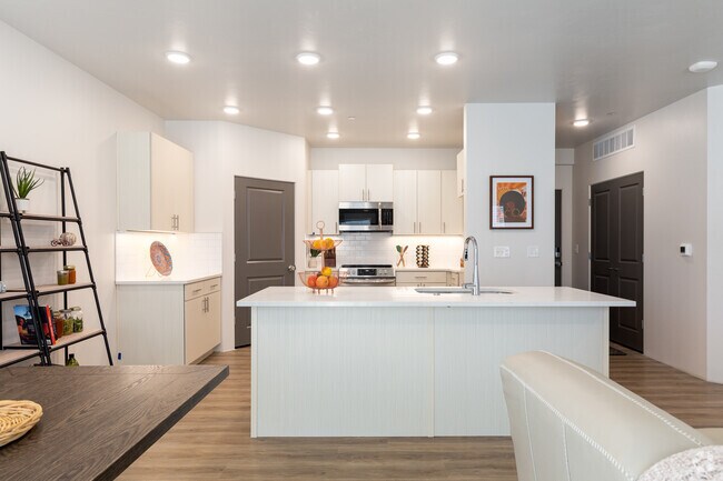 3BR, 2BA - 1,280SF - Nordic Pointe Development