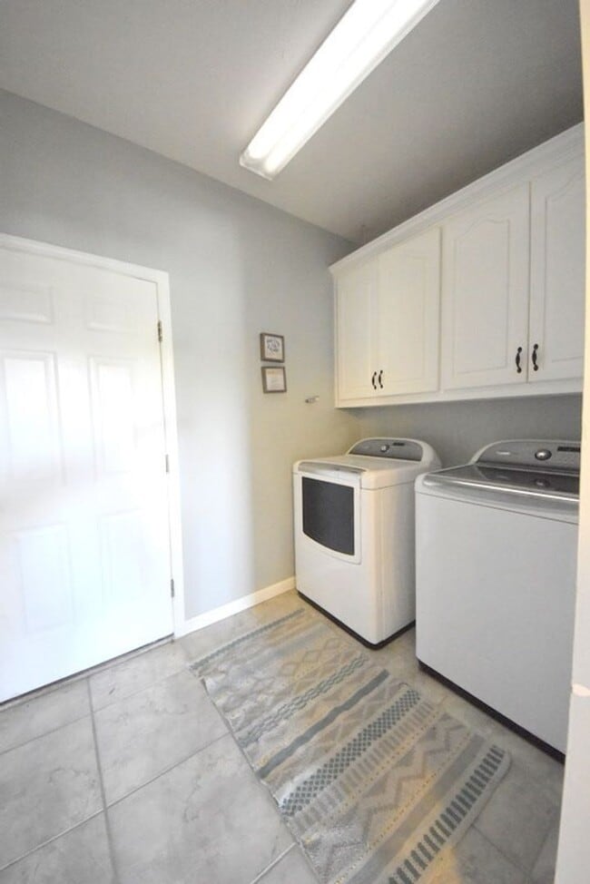 Building Photo - Ready to Rent!